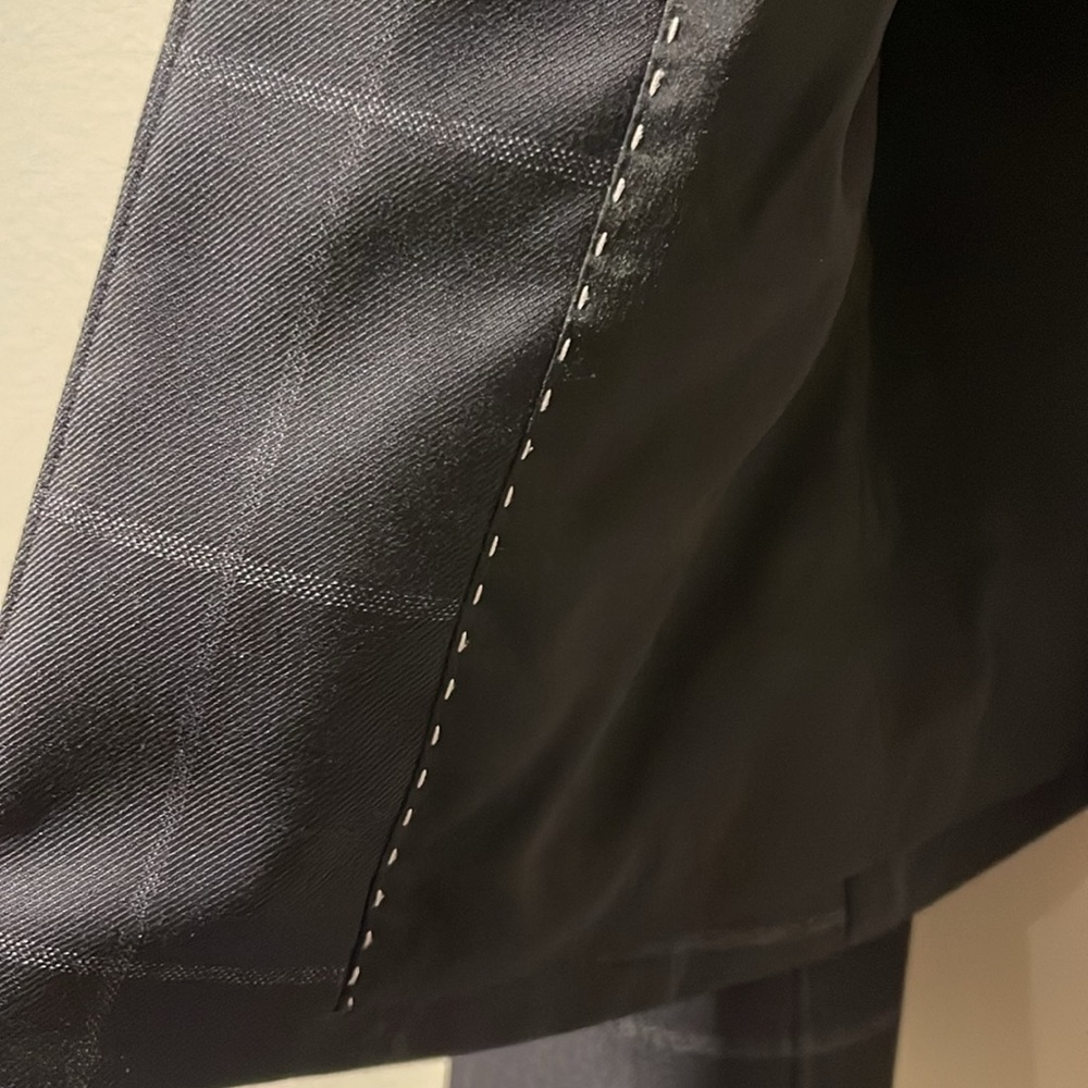 Hugo Boss Dark Blazer with Subtle Check Pattern - Picture 4 of 9